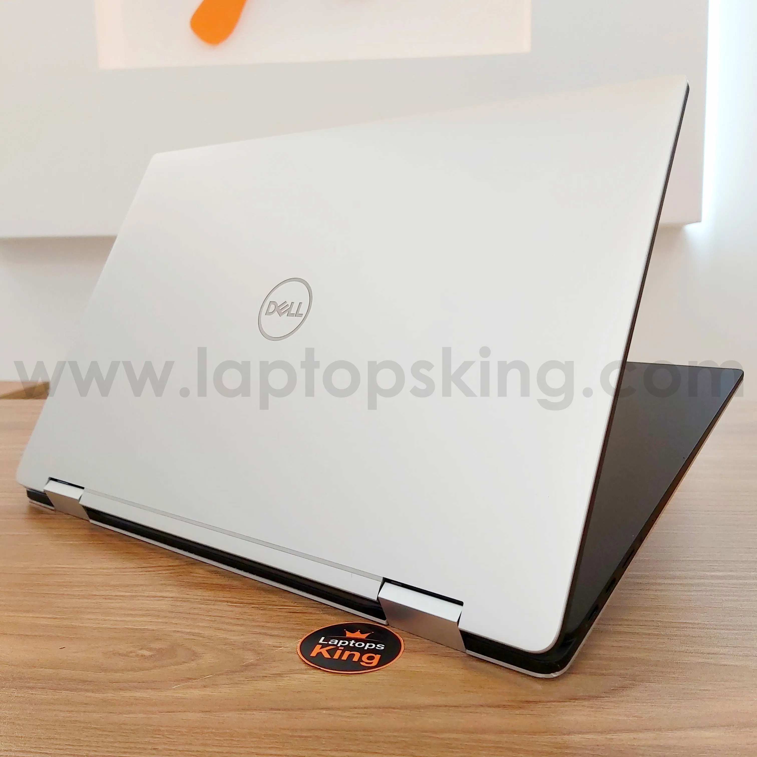 Dell XPS 15 9575 2in1 15.6" i7-8705G RX Vega 4gb Laptop (Used Very Clean)