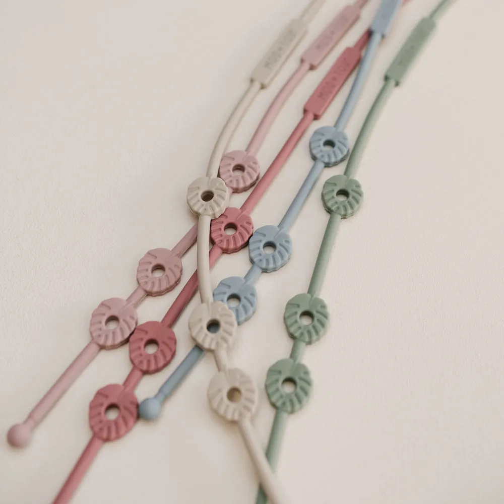 Silicone Monstera Strap-It | Soft Grey